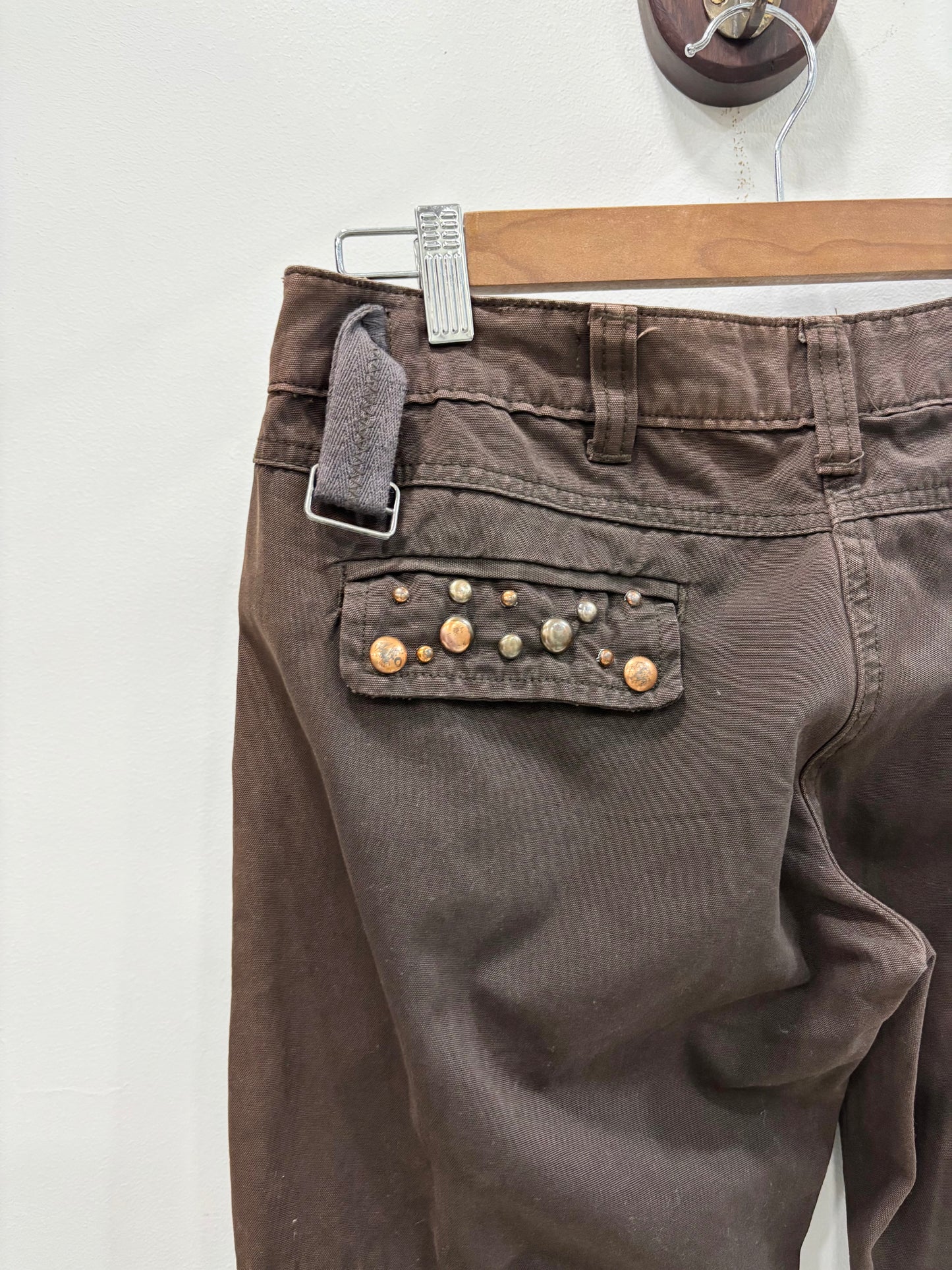 Brown vintage embroidered jeans