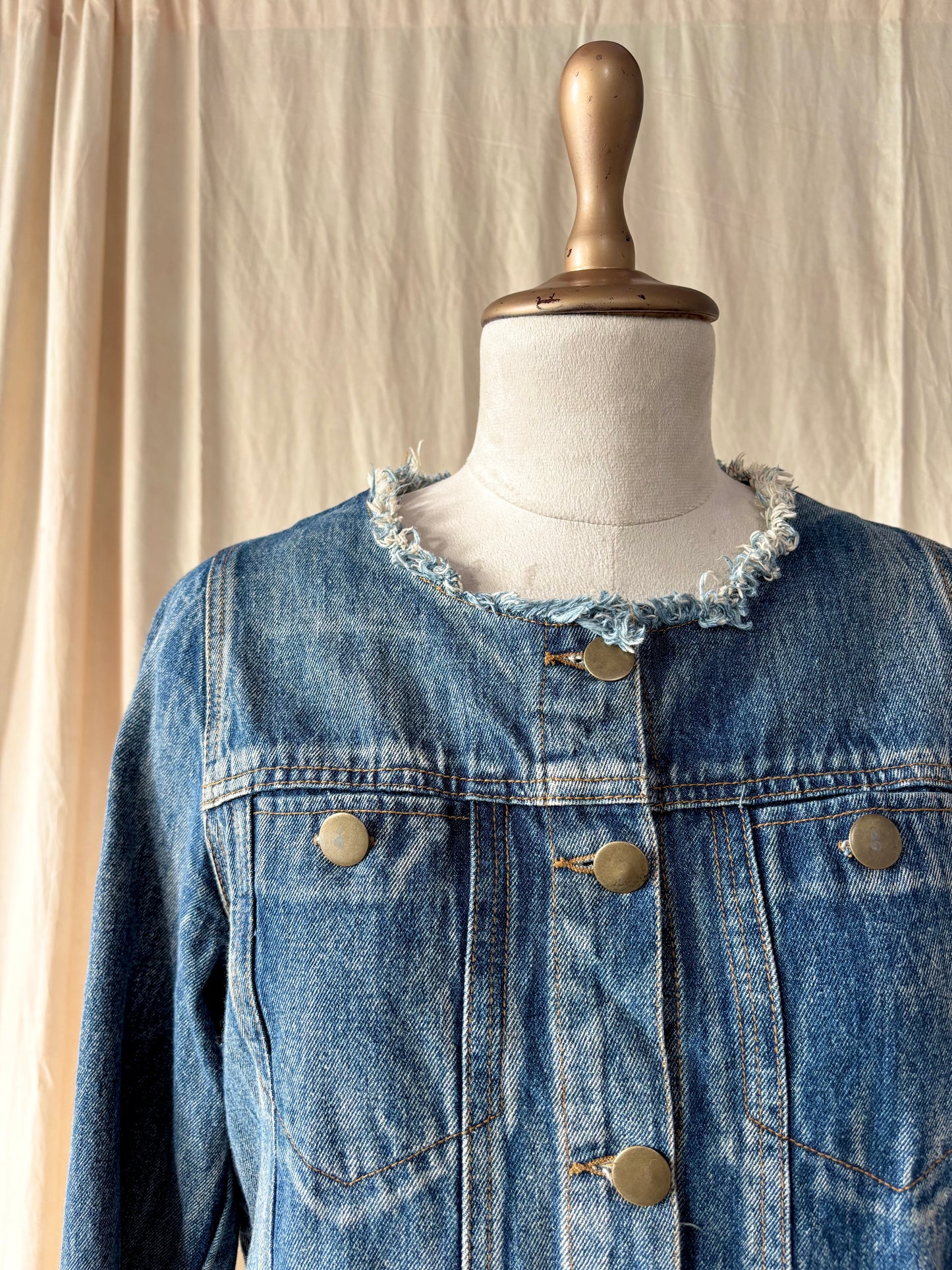 No collar blue denim jacket