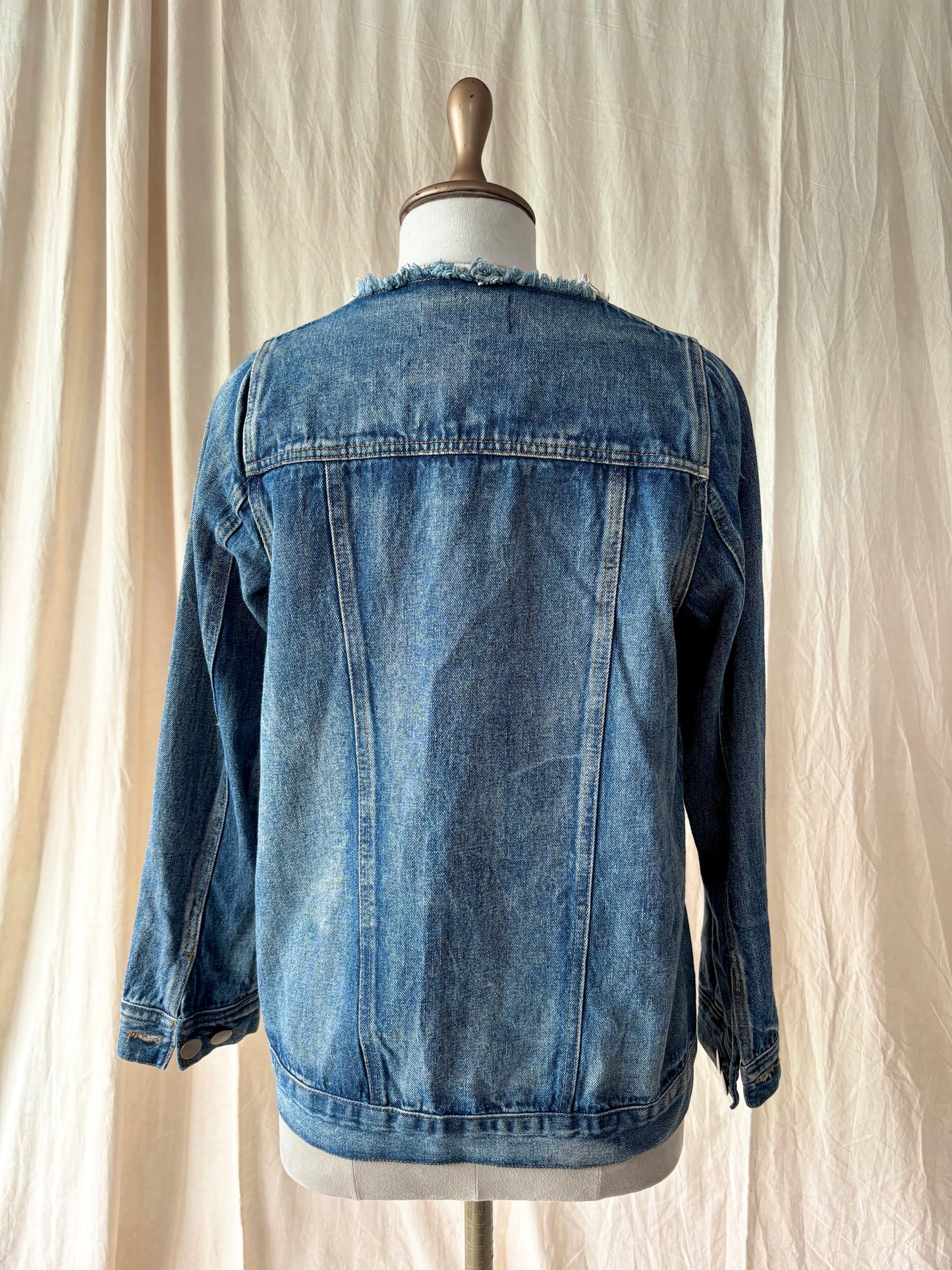 No collar blue denim jacket
