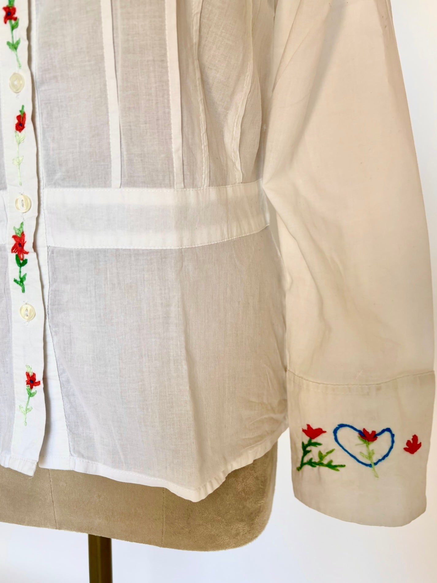 Vintage white cottagecore shirt