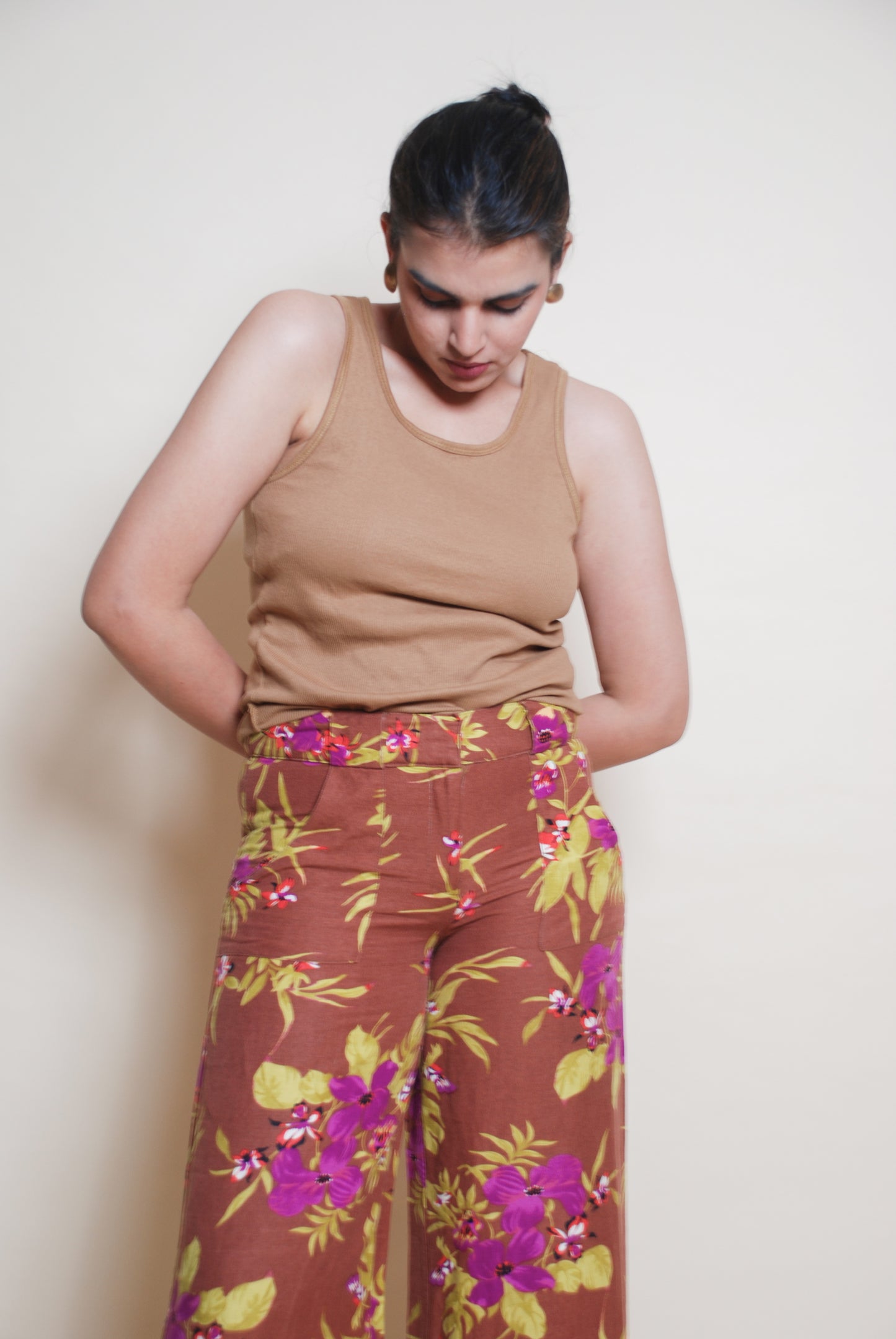 Vintage brown floral flared pants