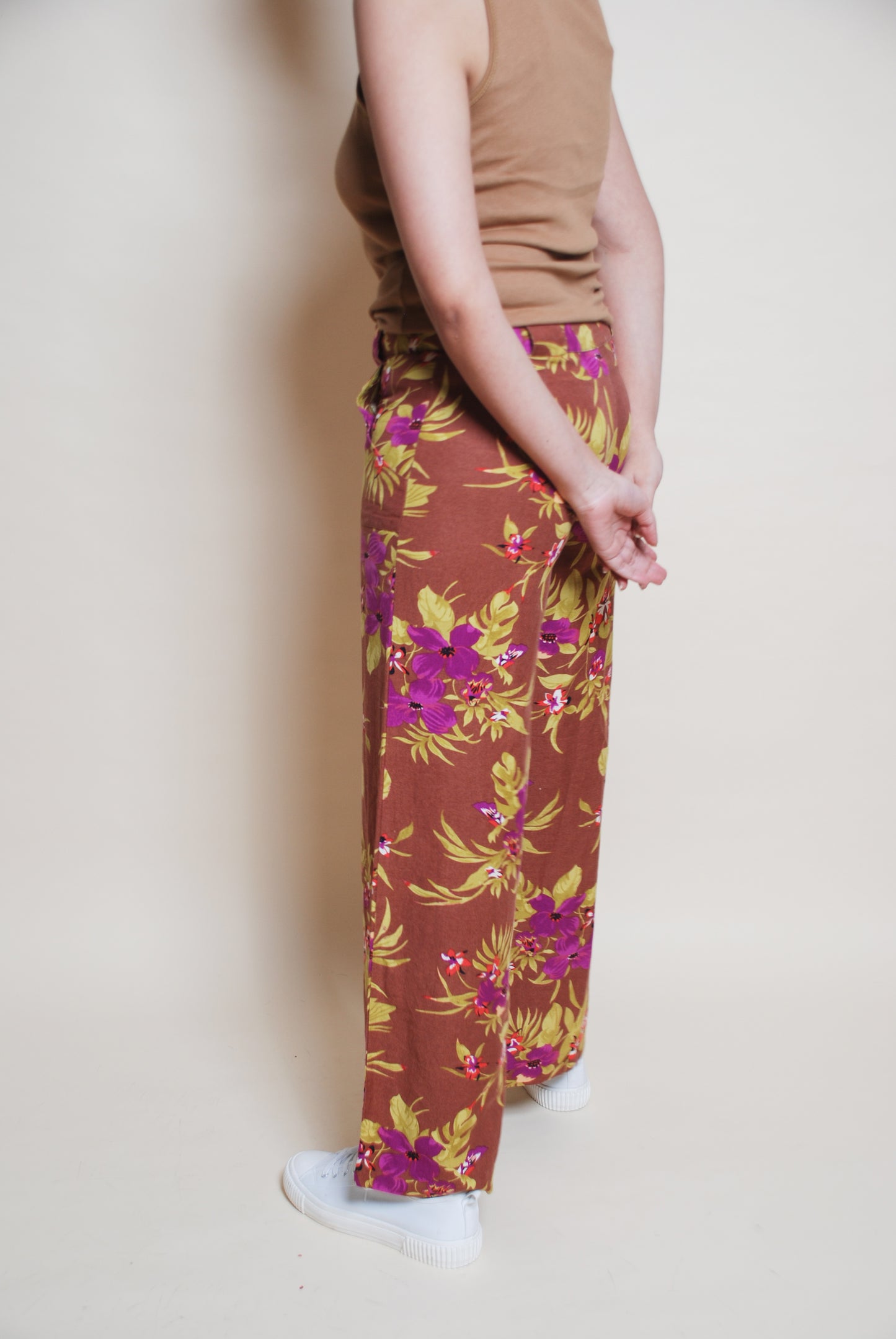 Vintage brown floral flared pants