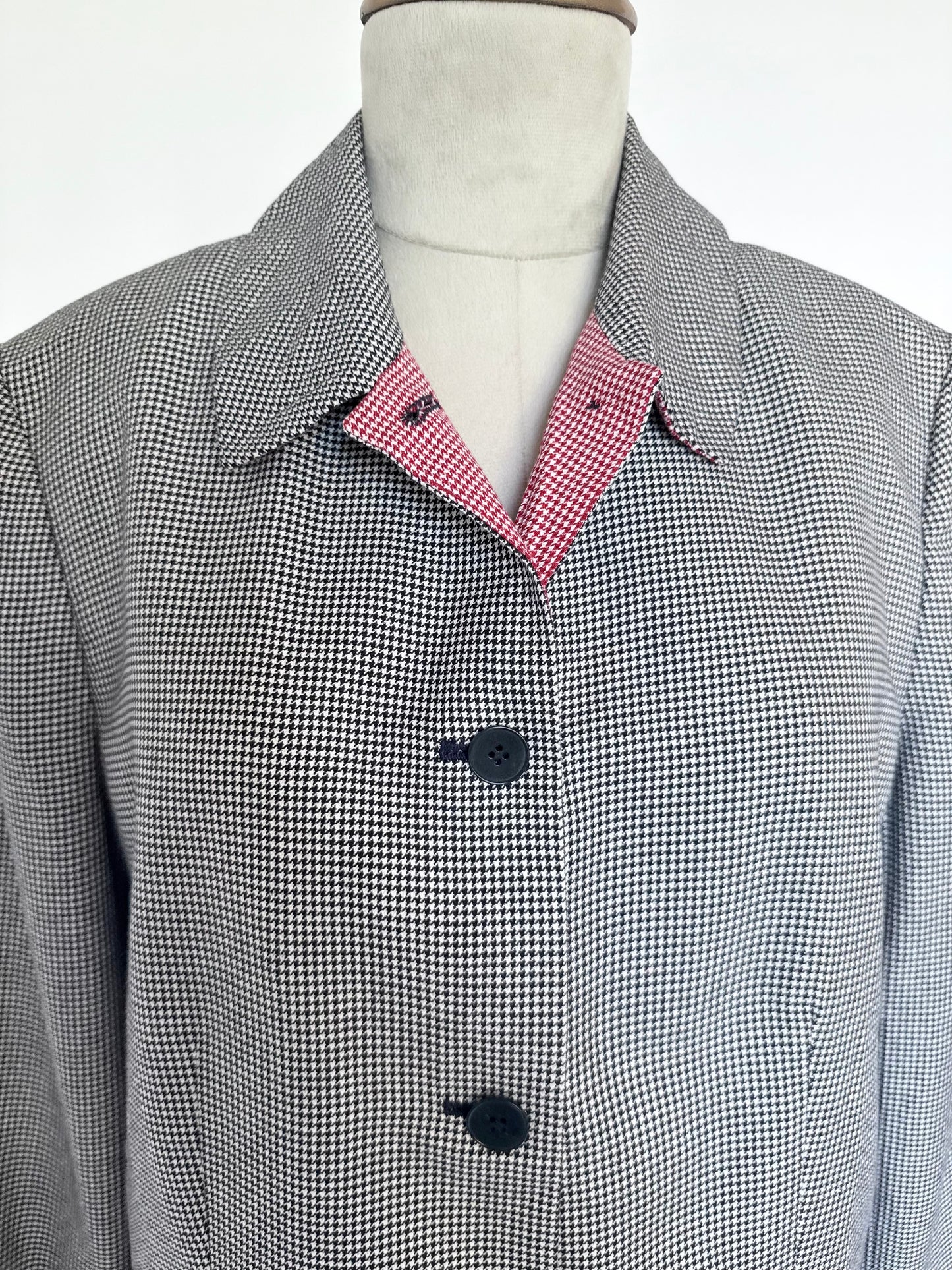 Black and white houndstooth blazer
