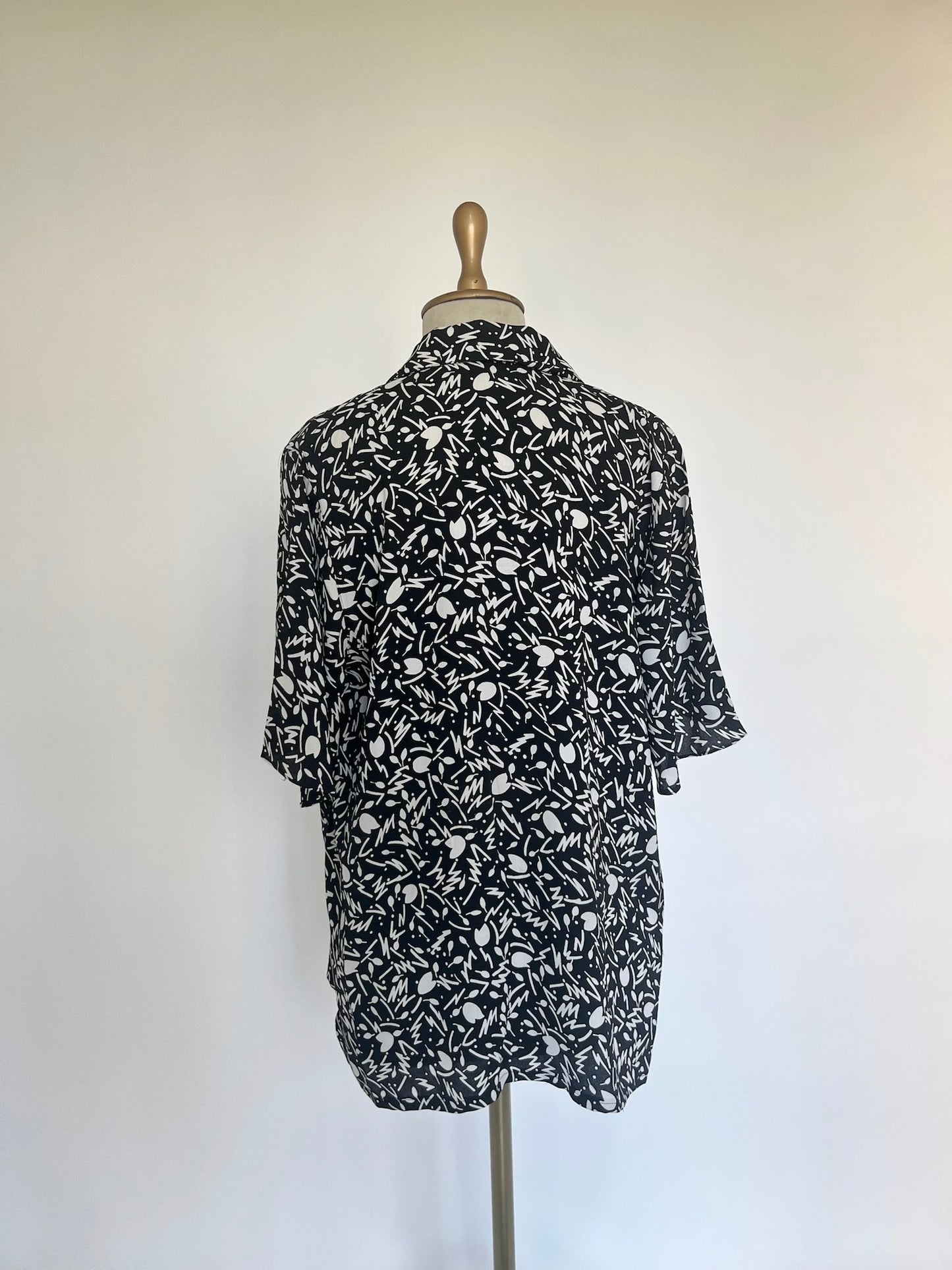 Black short sleeved printed shirt