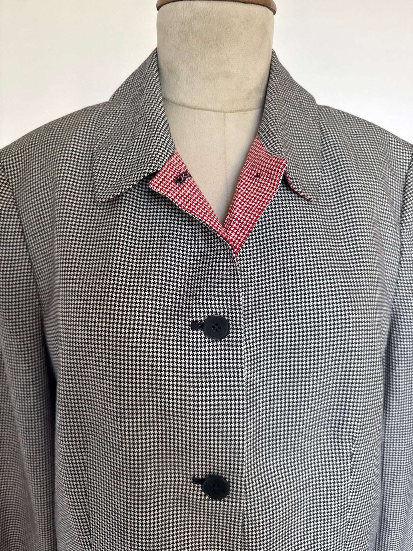 White and blackhoundstooth blazer