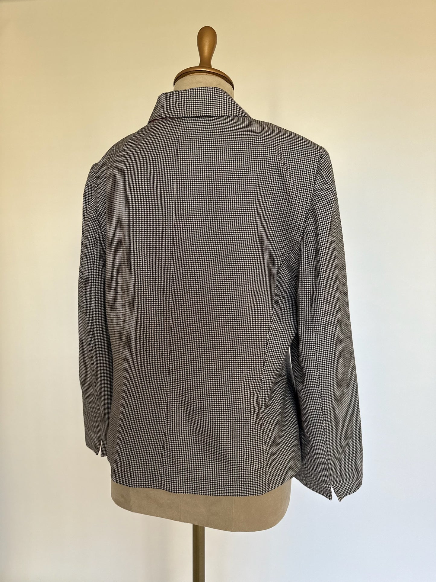 White and blackhoundstooth blazer
