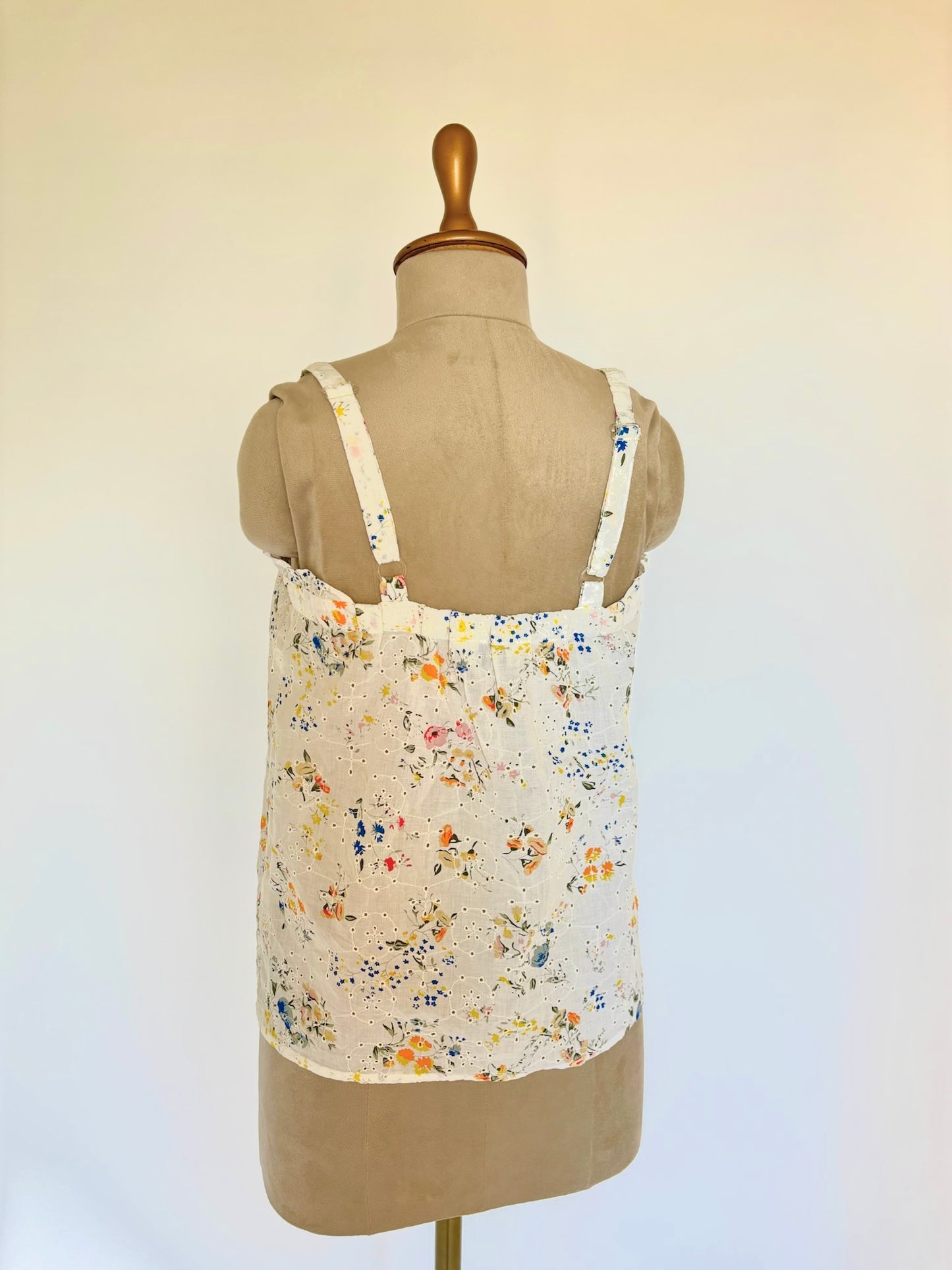 Vintage white meadow flower top