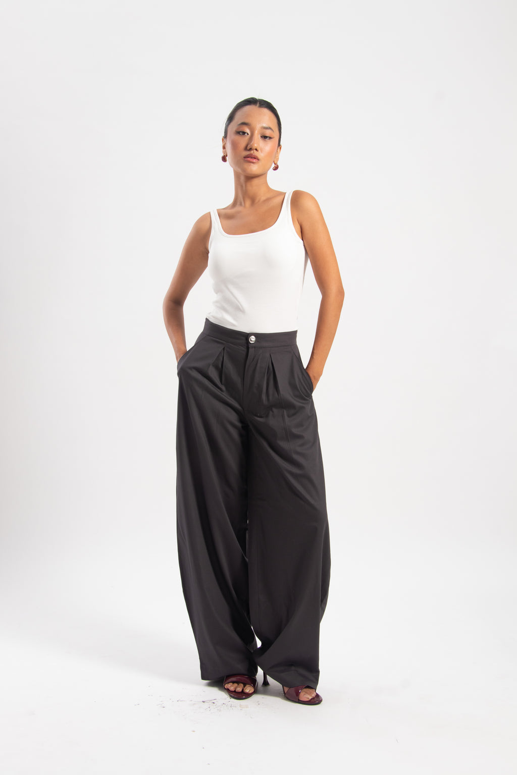 GREY BARREL PANTS