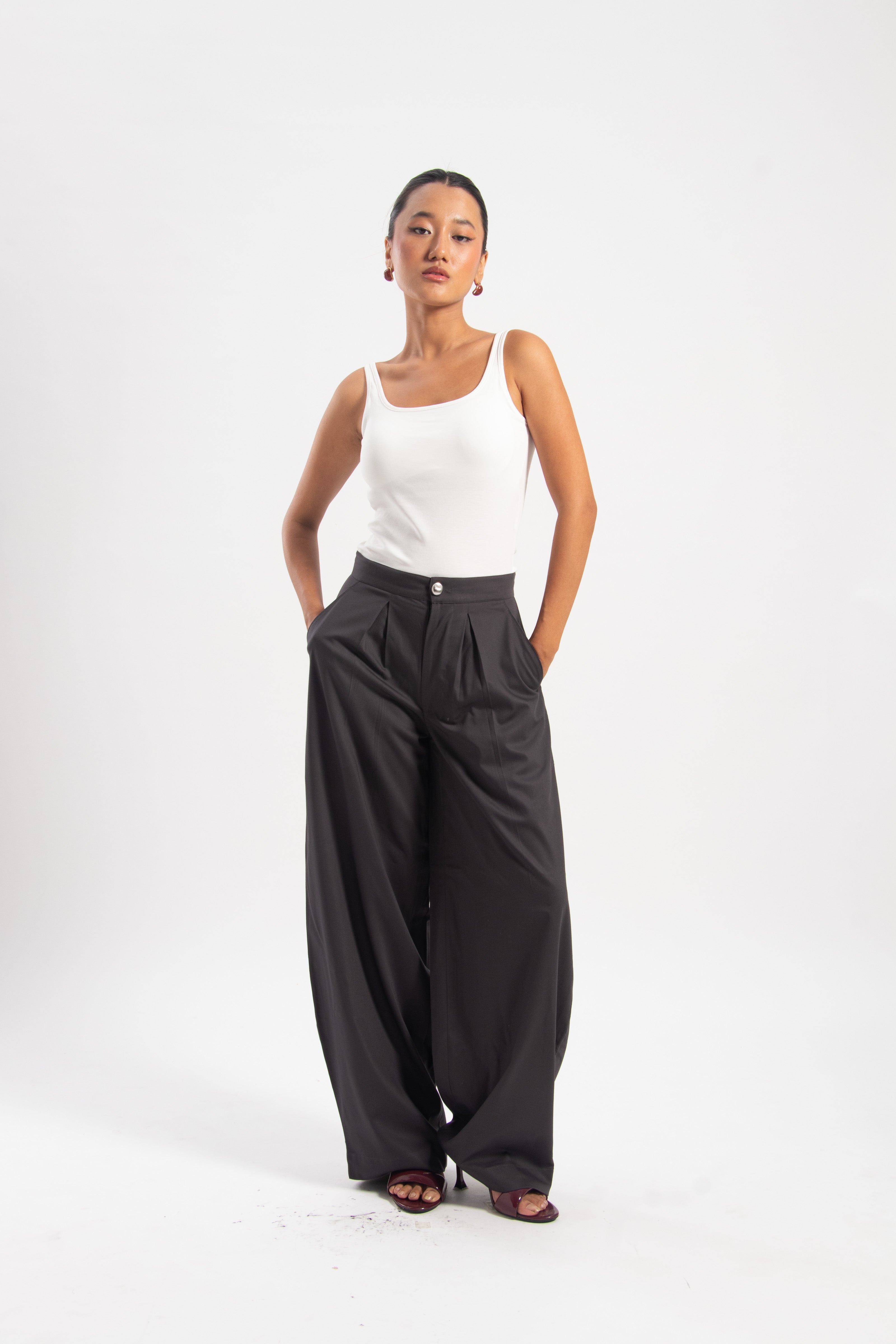 GREY BARREL PANTS