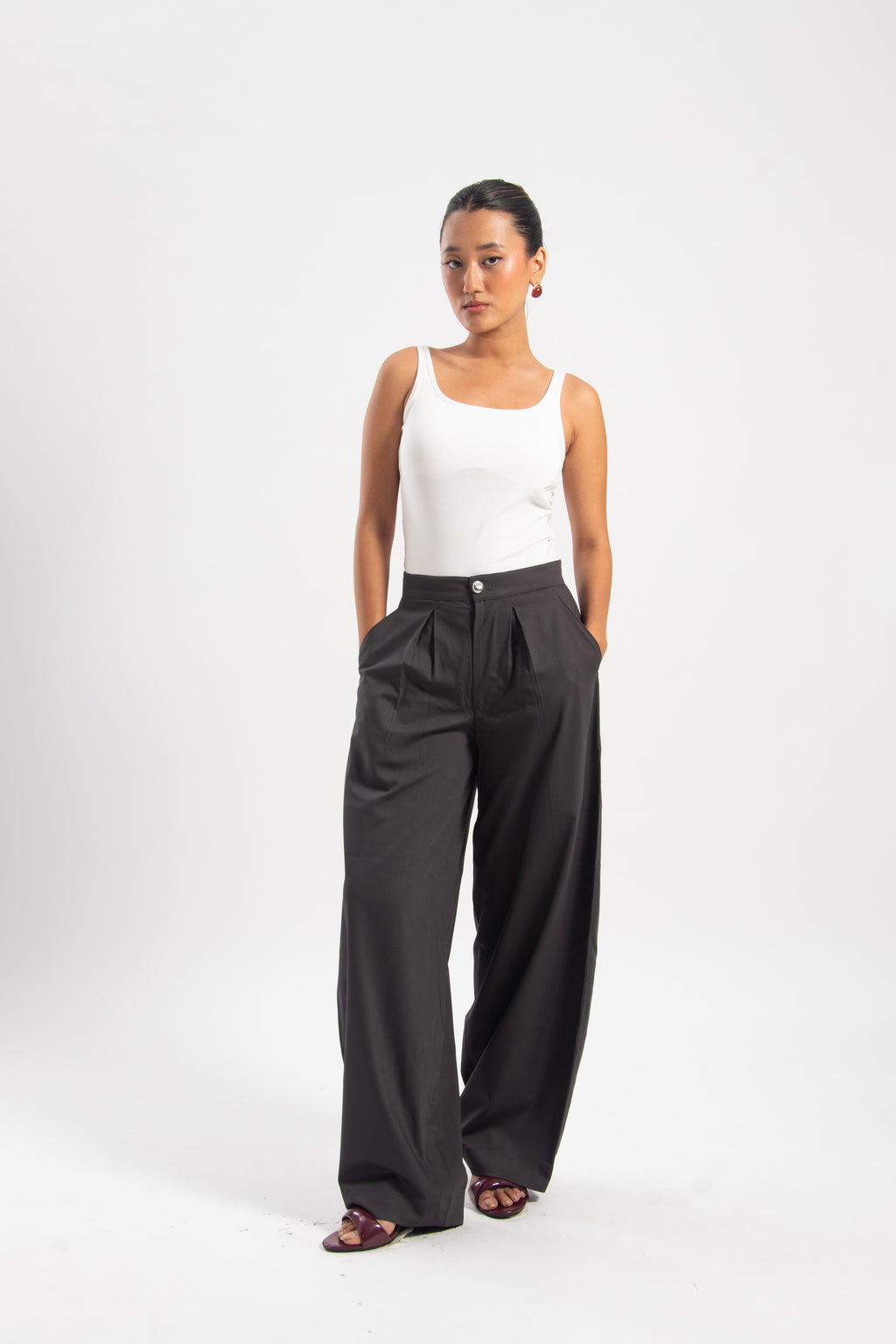 GREY BARREL PANTS