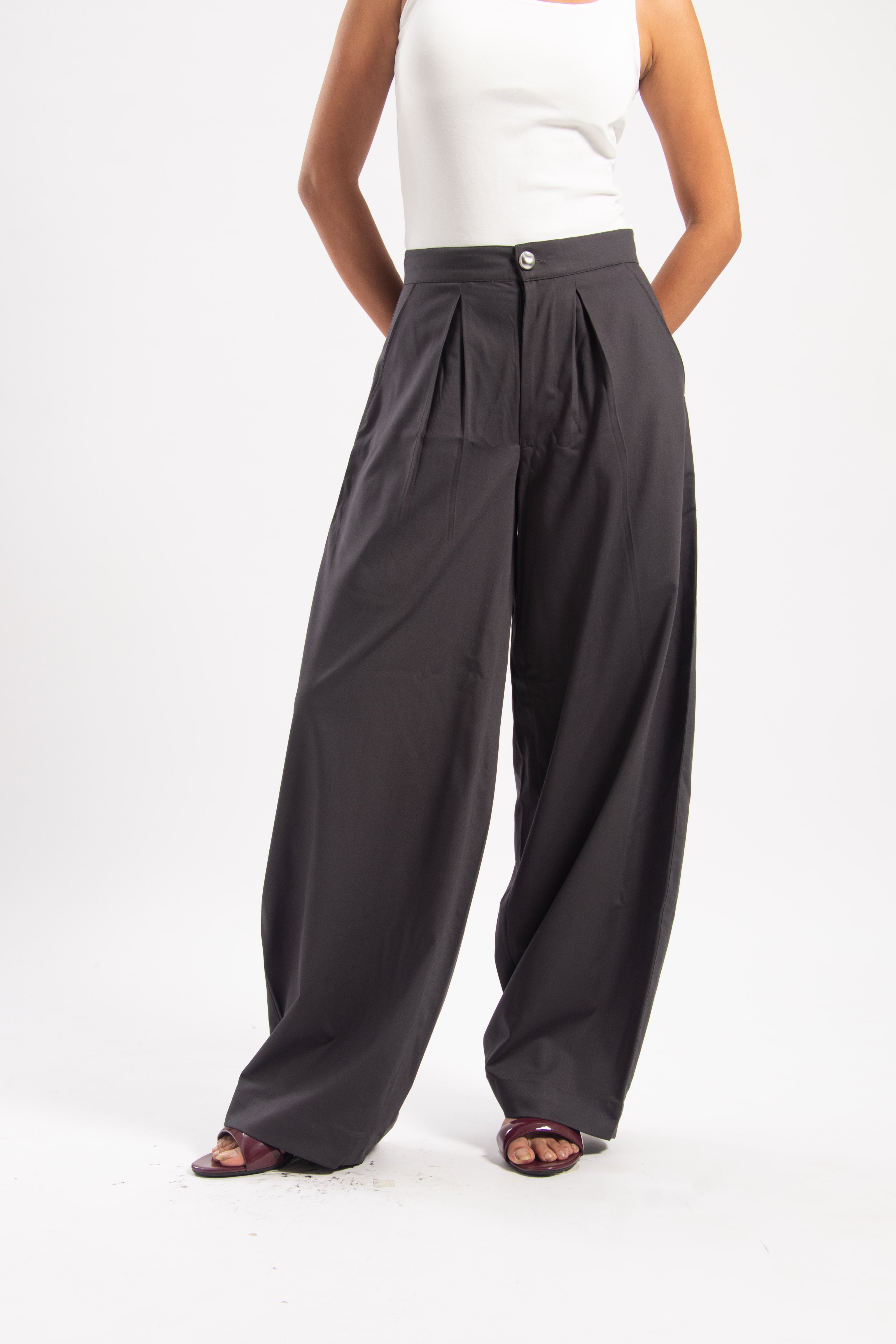 GREY BARREL PANTS