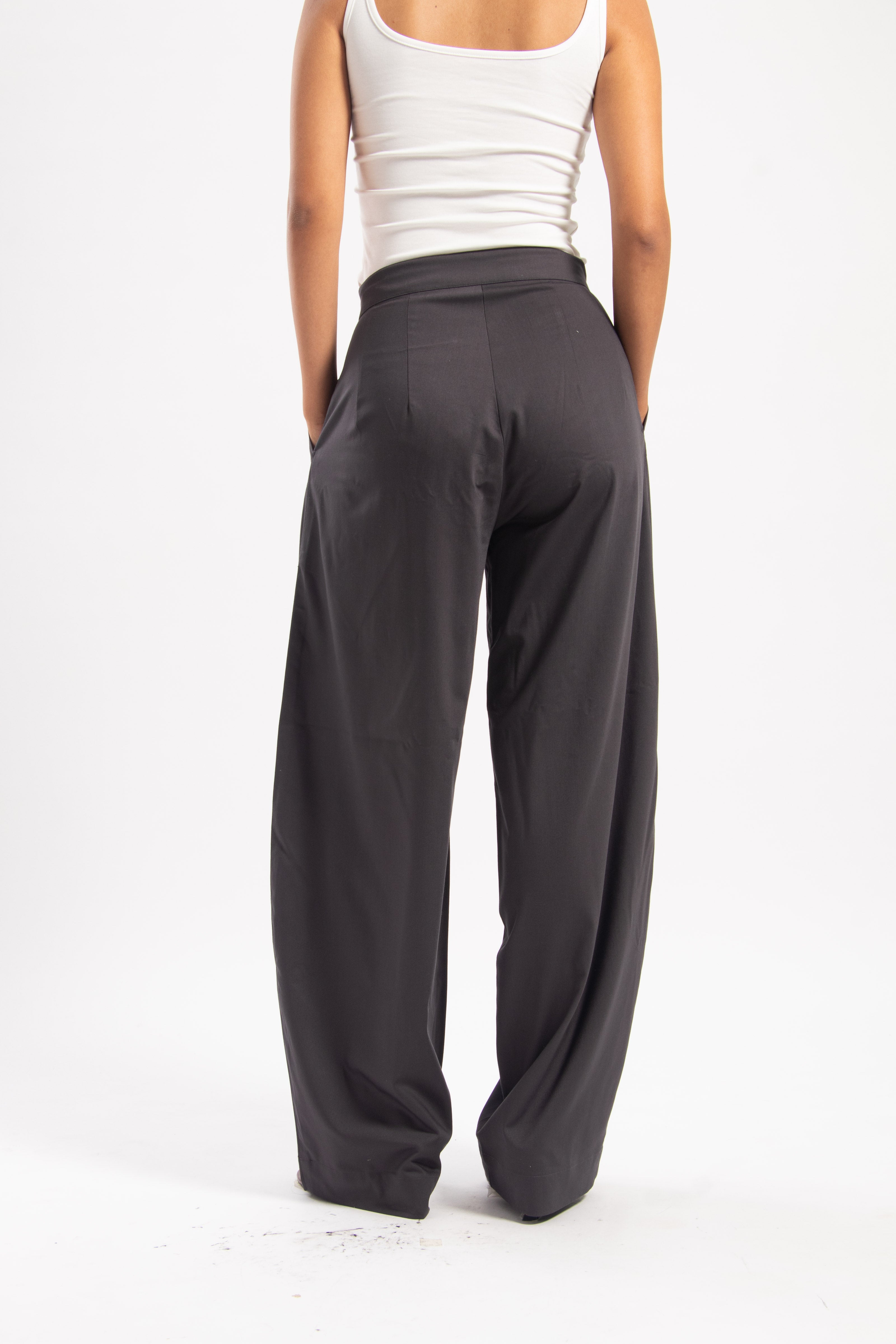 GREY BARREL PANTS
