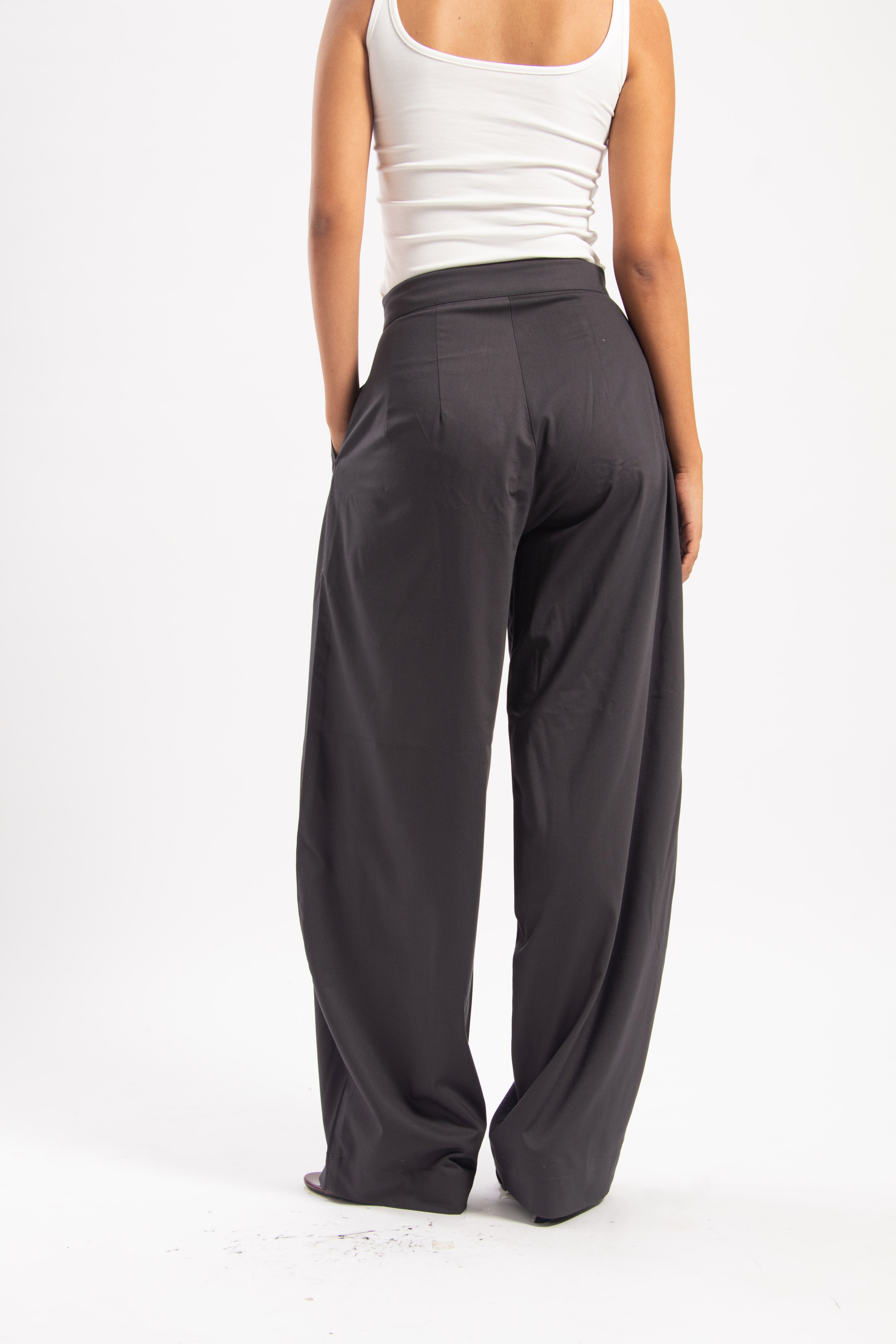 GREY BARREL PANTS