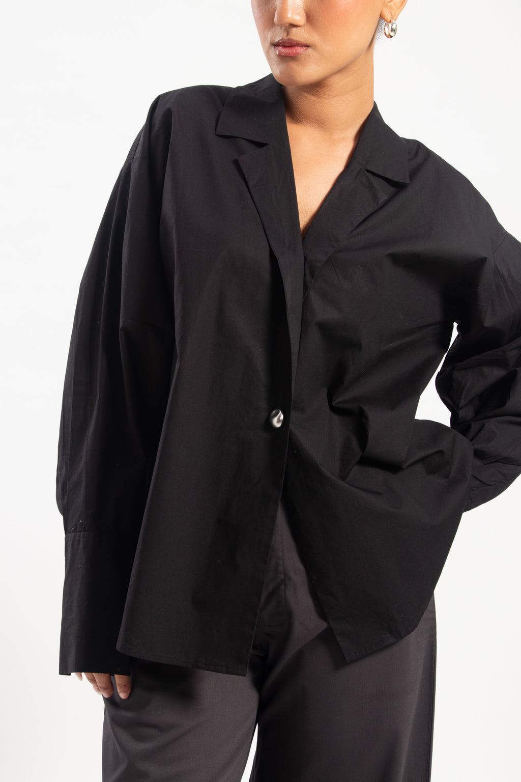 BLACK OVERSIZED CLASSIC SHIRT