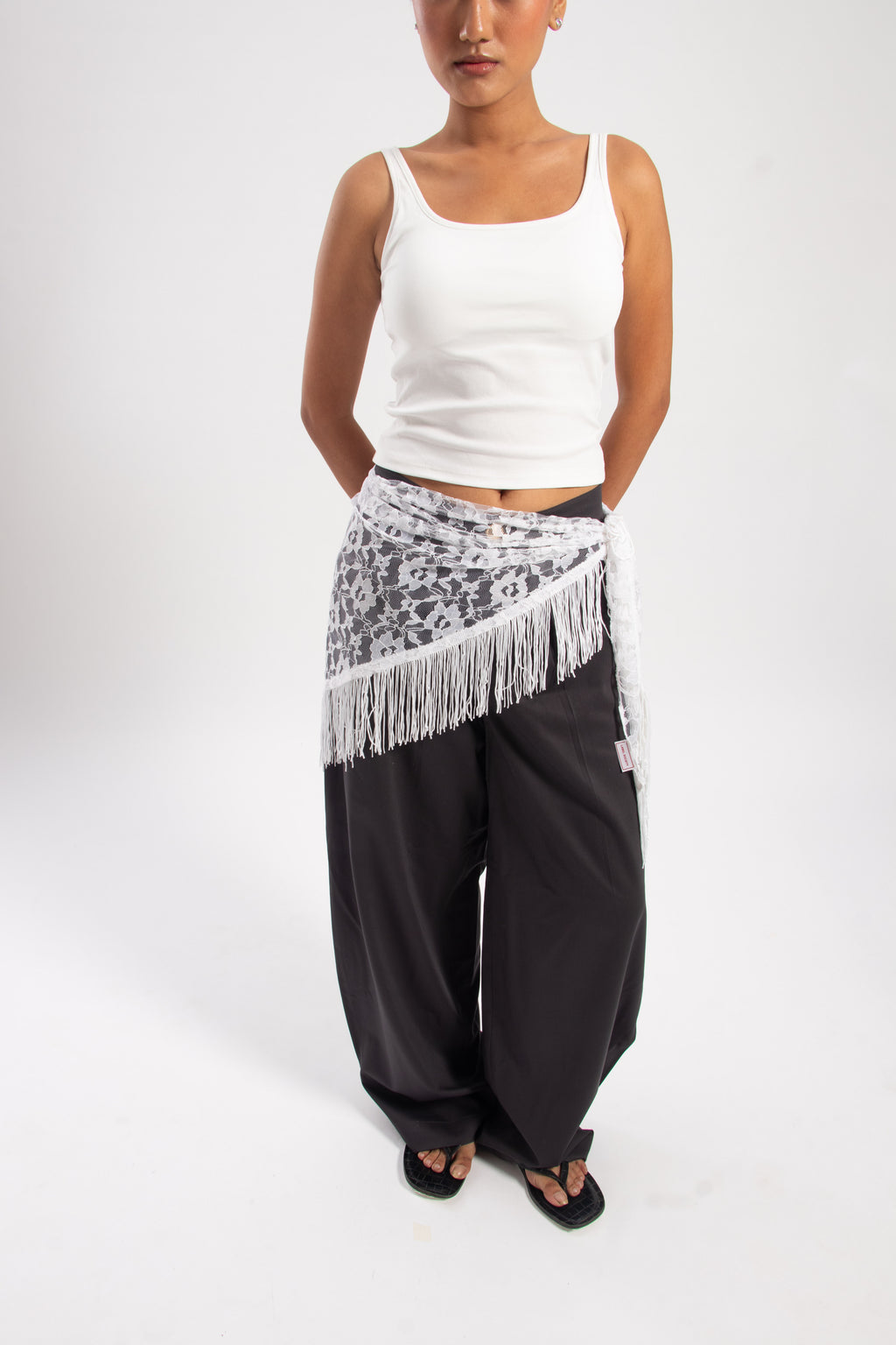 GIGI WHITE LACE SCARF