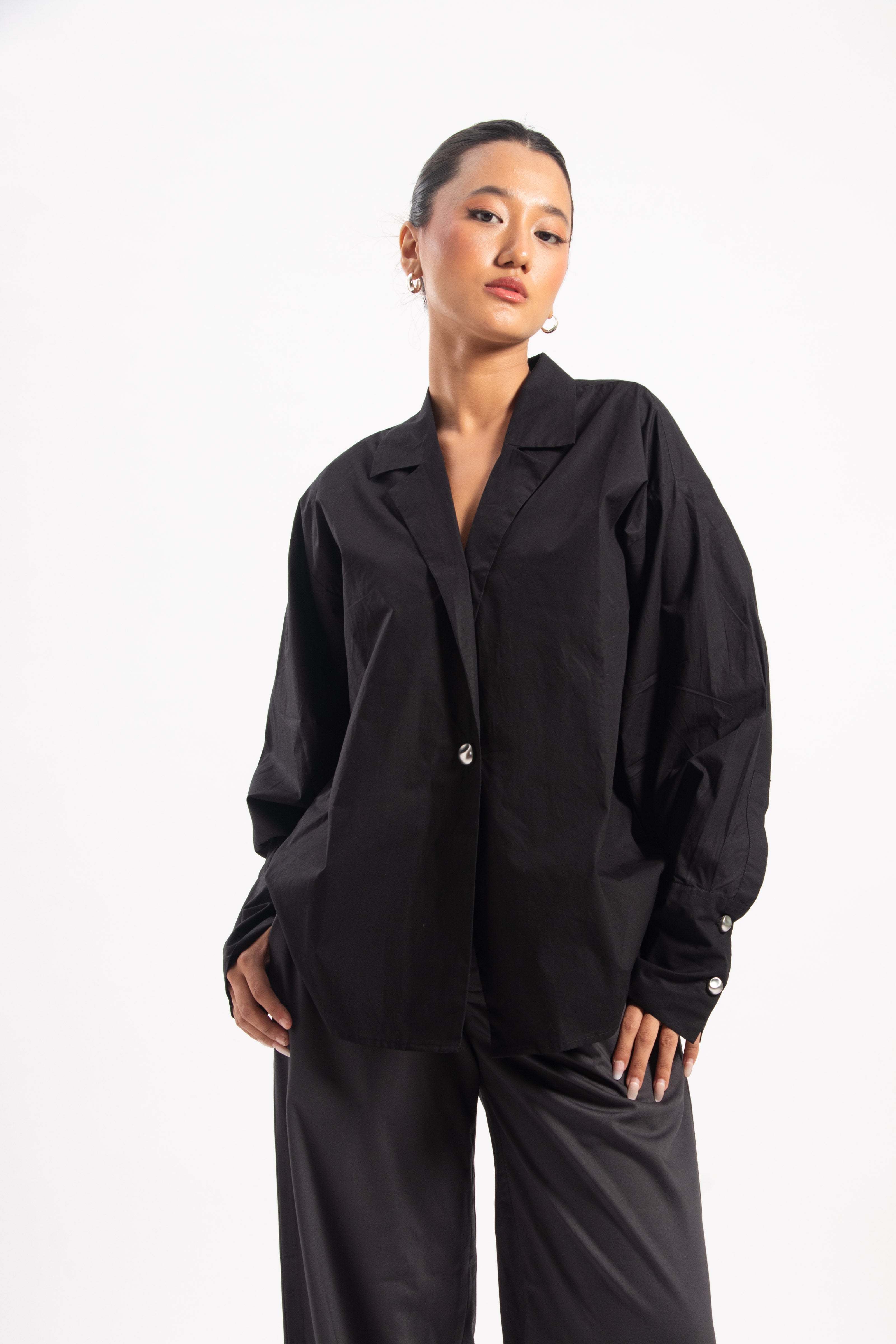 BLACK OVERSIZED CLASSIC SHIRT