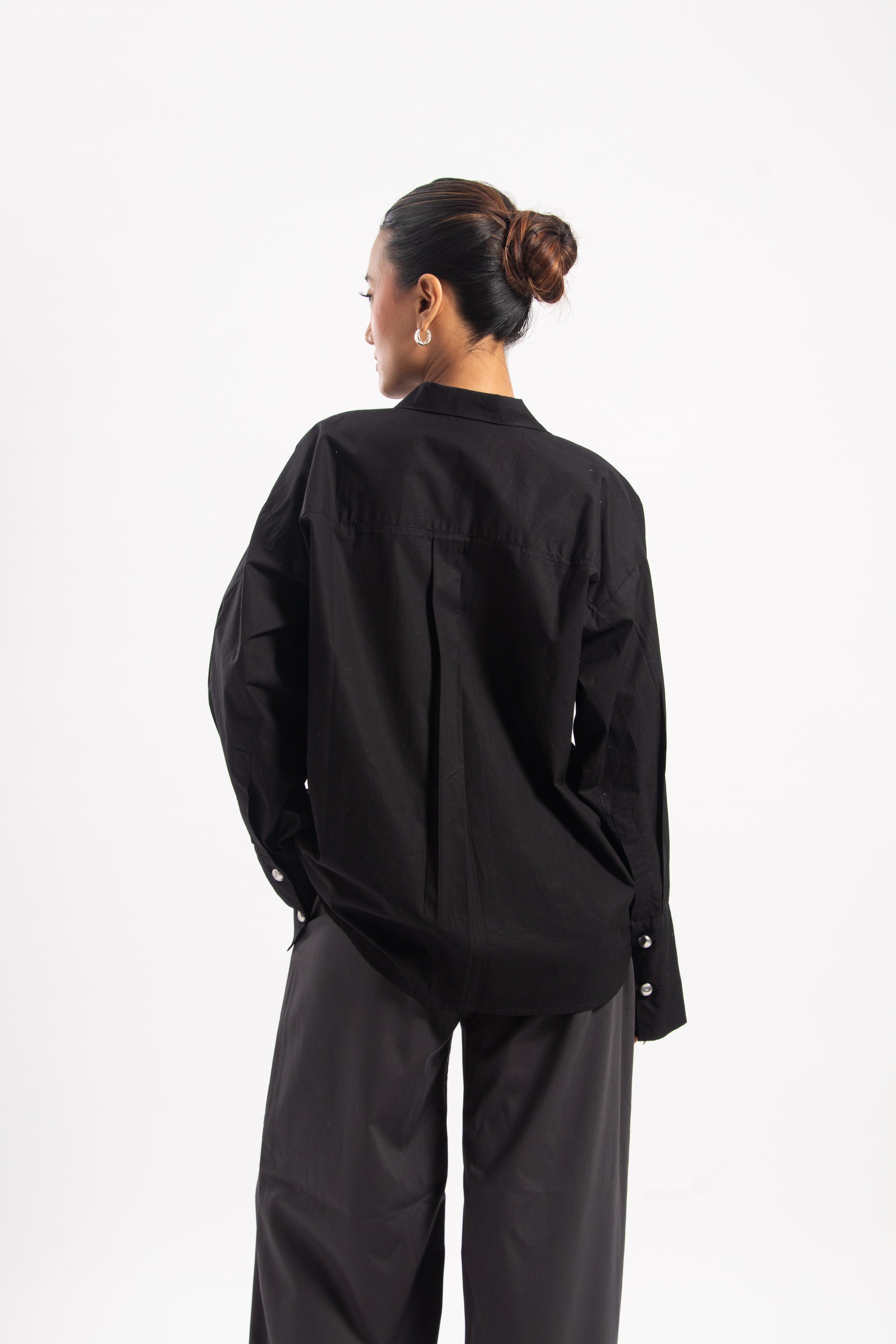 BLACK OVERSIZED CLASSIC SHIRT