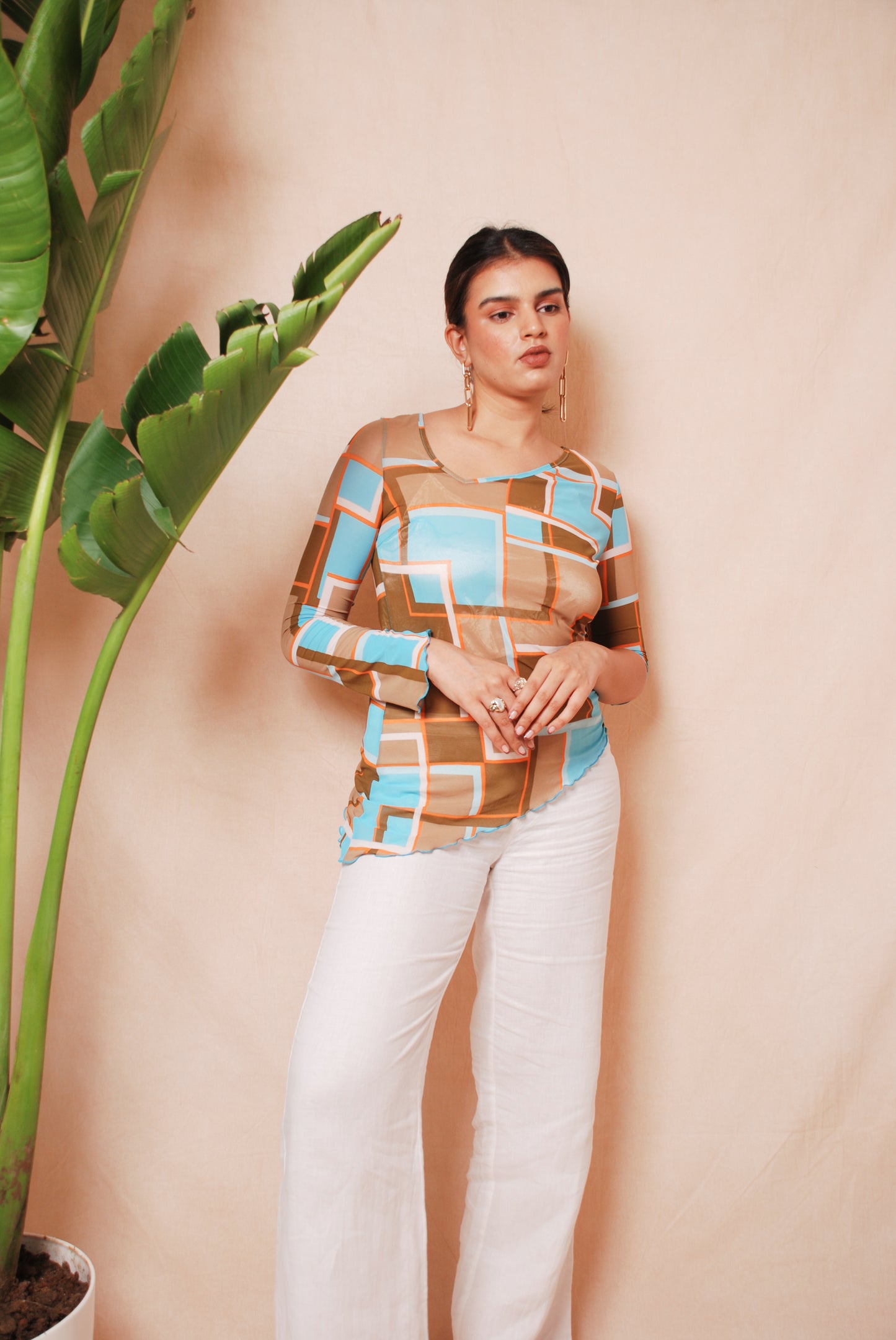 Multicolour asymmetric geometric print mesh top