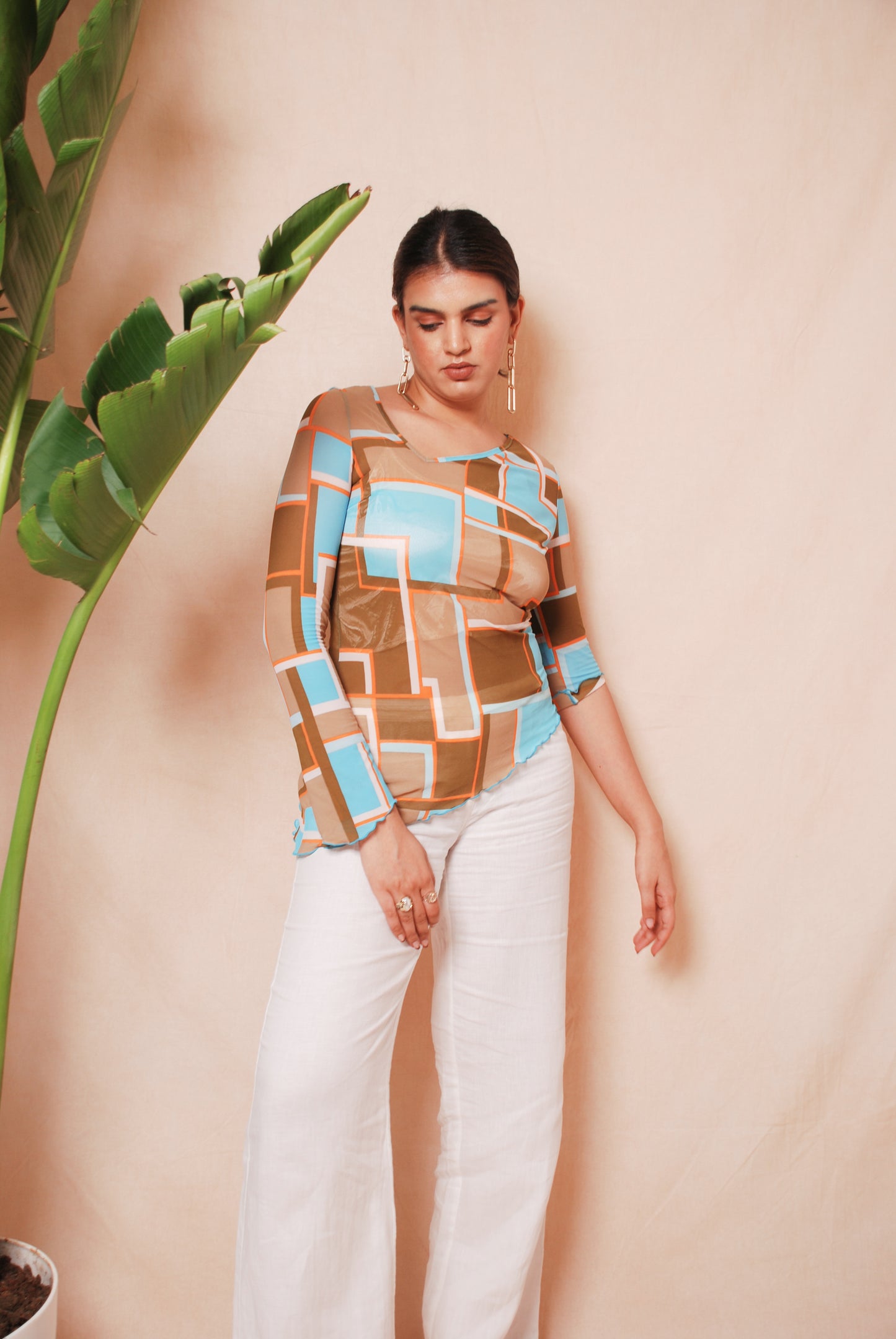 Multicolour asymmetric geometric print mesh top